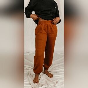 NWT XL AMPERSAND AVE Rust Quilted Joggers